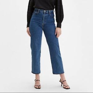 Levi's Ribcage Straight Ankle Jeans